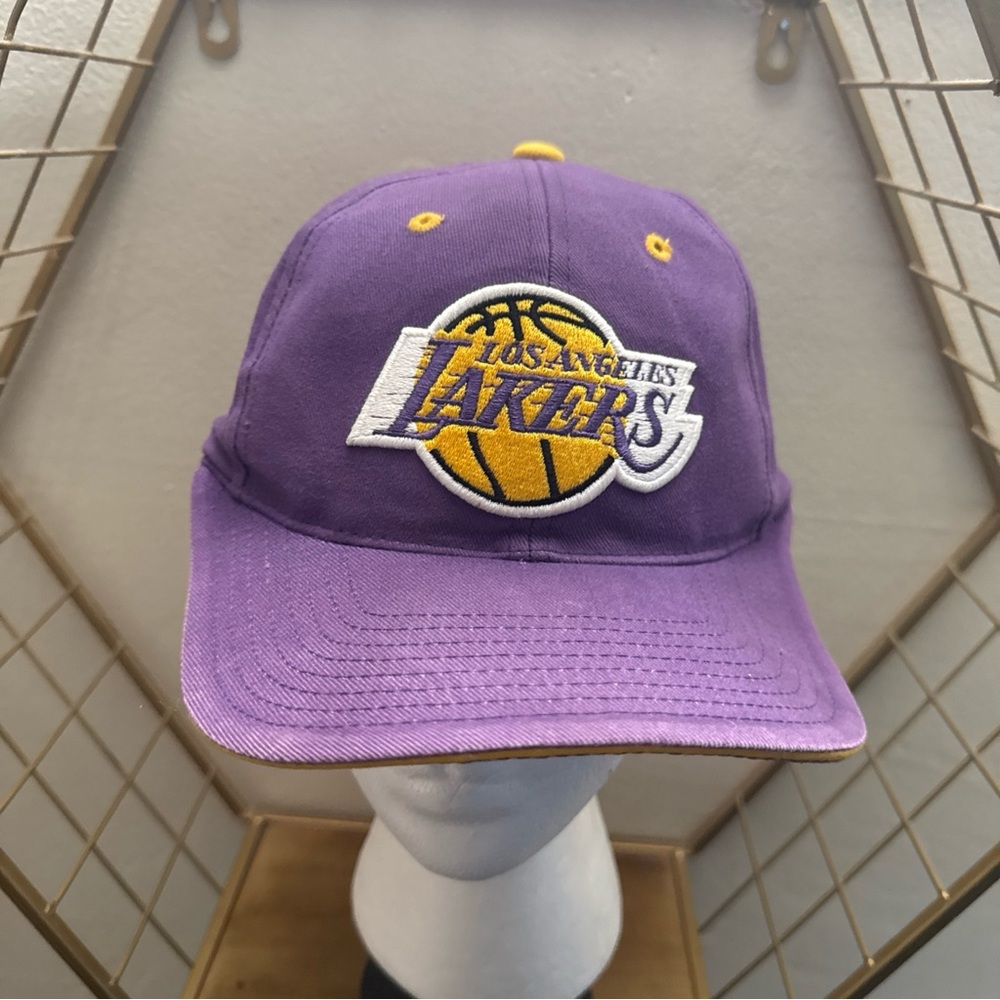 Vintage Los Angeles Lakers Annco Snapback Purple w/ Basketball Logo Cap Hat
